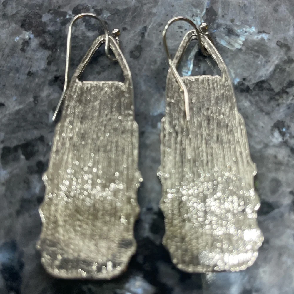 2/$25 or 3/$35 NWOT Azure blue and embellished glossy silvertone enamel earrings - Picture 4 of 4